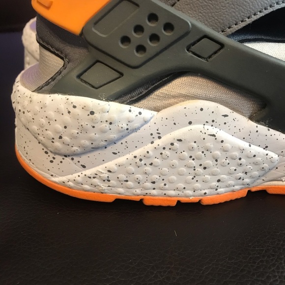 huaraches grey and orange